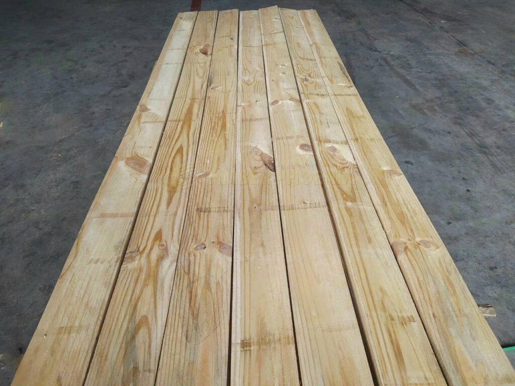 Sử dụng gỗ thông ốp tường có đẹp không