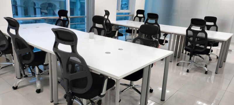 Bàn làm việc chân sắt sơn tĩnh điện