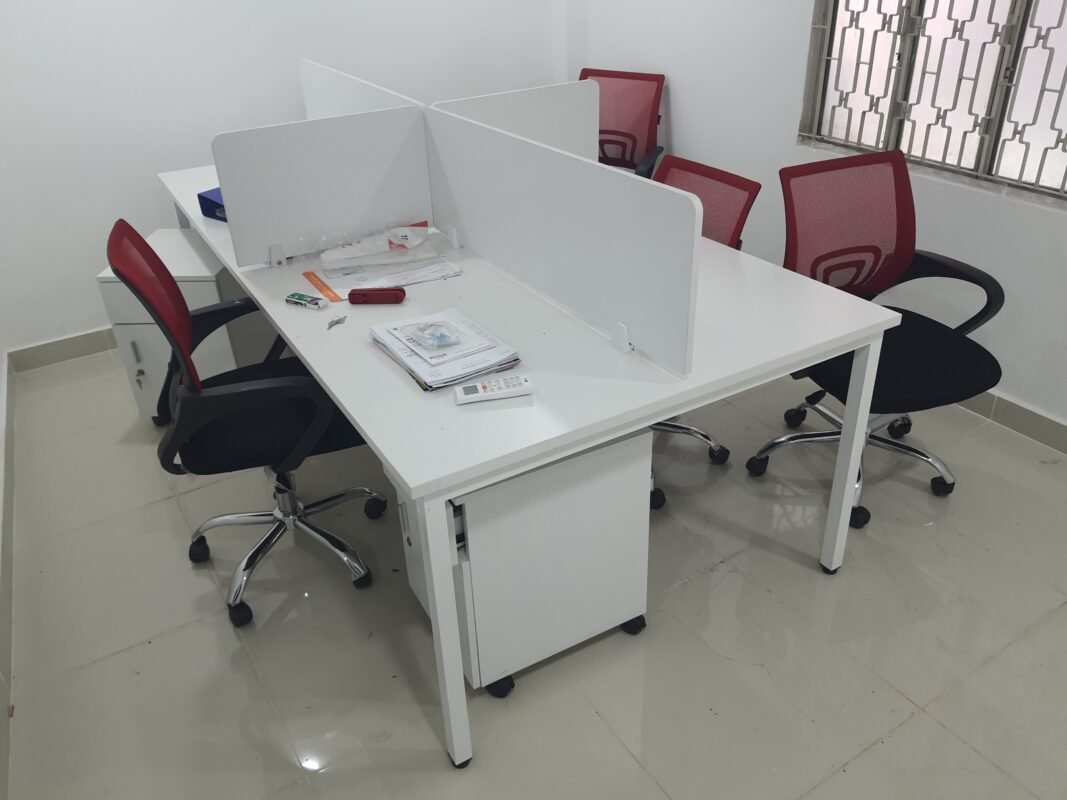 Những mẫu bàn làm việc nhóm 4 người cho nội thất văn phòng quận 1